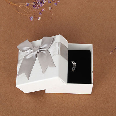 8*8*1.7cm Jewelry Packaging Boxes Base Lip Boxes With Ribbon